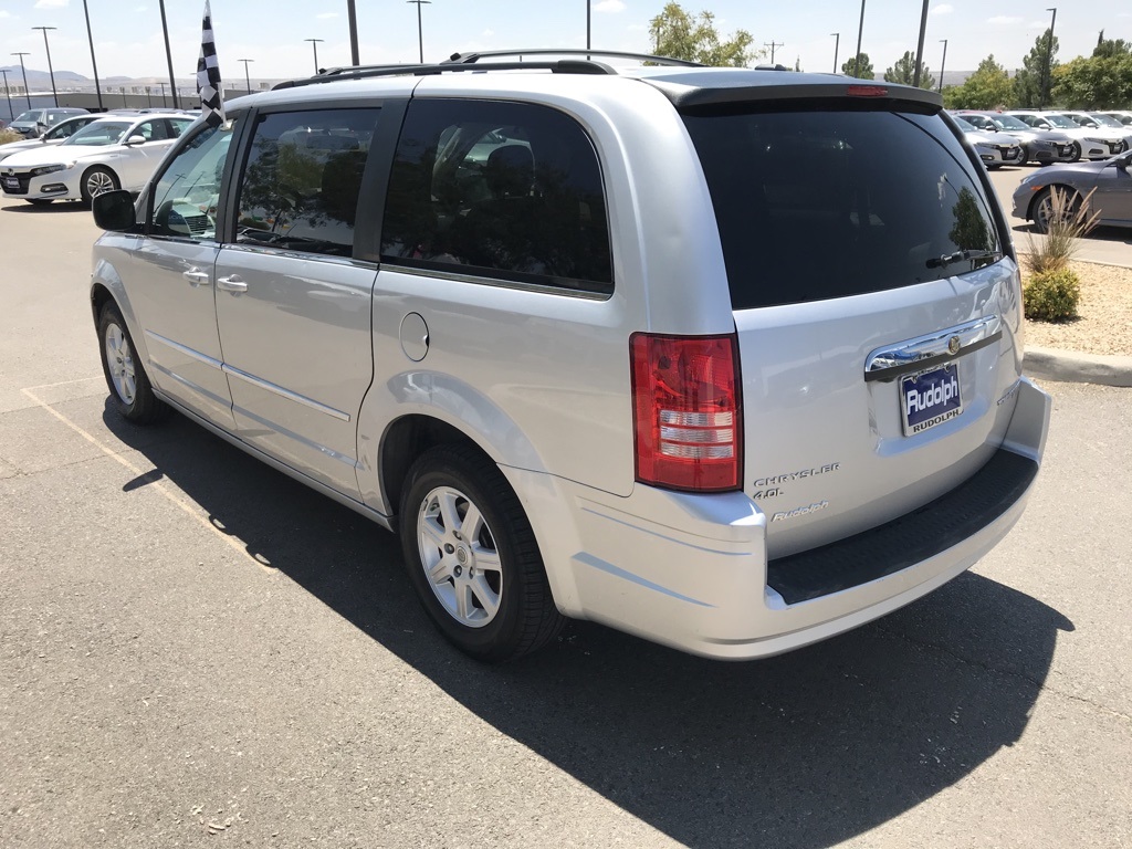 PreOwned 2010 Chrysler Town & Country Touring 4D